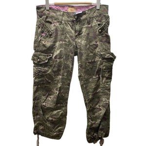 Levi Green Camo Capris size 5 with ribbon cinch ties and cargo pockets
